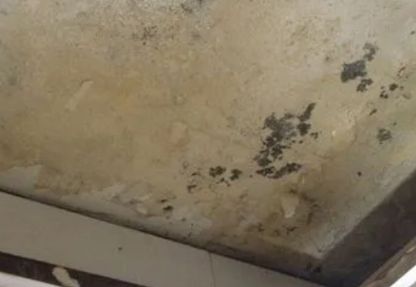 盘县阳台漏水维修公司分享下盘县卫生间渗水维修需要注意哪些问题。